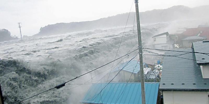 Ý nghĩa mơ thấy sóng thần trong ngày giông bão