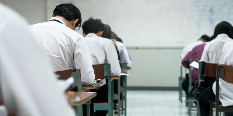 Đi thi trễ trong mơ là điềm báo về sự bỏ lỡ