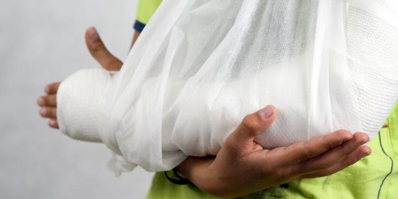 Gãy tay mà không đau cho thấy bạn đang né tránh một vấn đề