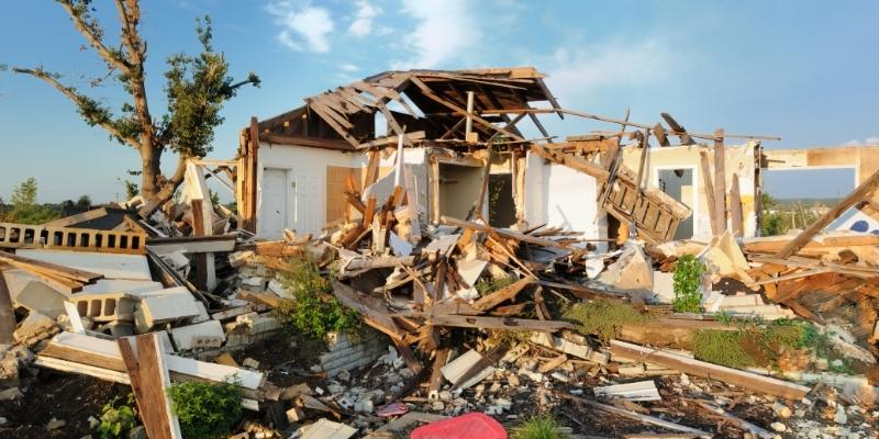 Cẩn trọng khi nằm mơ thấy lốc xoáy cuốn nhà