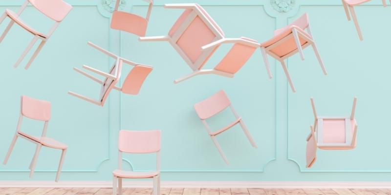 Nằm mơ thấy đồ đạc tự di chuyển và giải mã chi tiết